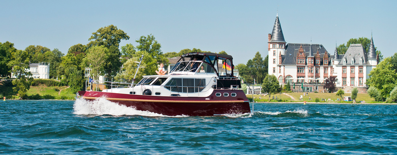 Hausboot Urlaub auf der Müritz bei Schloss Klink